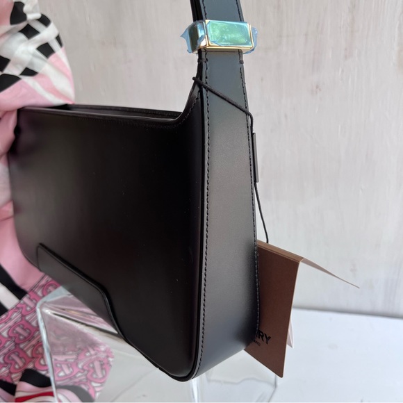 🔴SOLD🔴 BURBERRY Show it Off Bundle - Picture 11 of 16